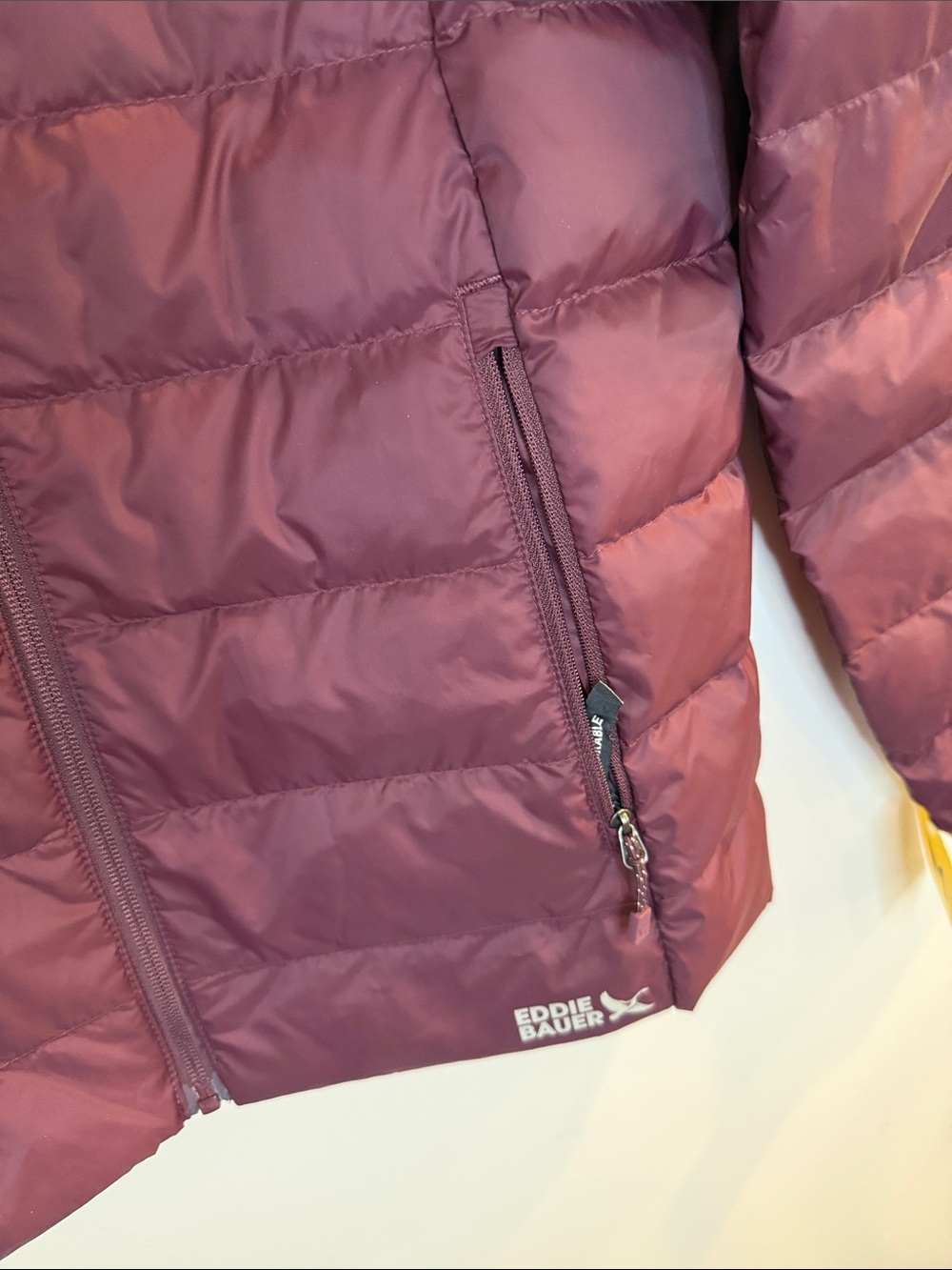 Eddie Bauer woman’s medium Maroon Packable Puffer Jacket - Picture 3 of 6